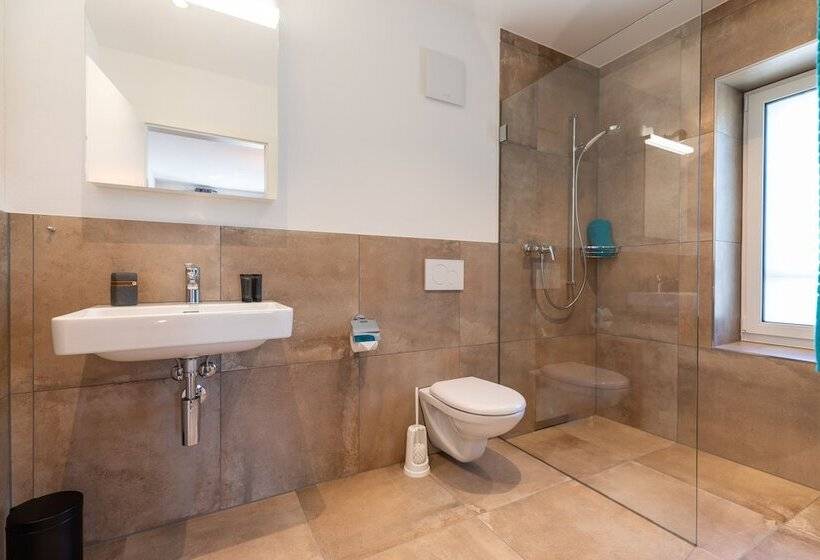 酒店 Guesthouse Meitschi Thun   Contactless Self Check In