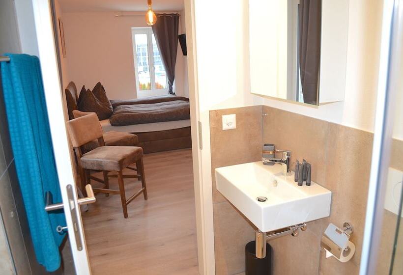 ホテル Guesthouse Meitschi Thun   Contactless Self Check In