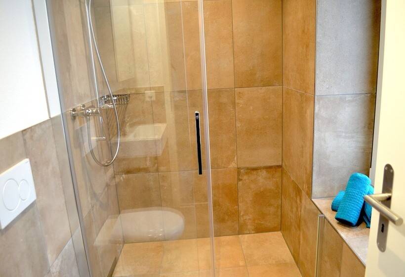 酒店 Guesthouse Meitschi Thun   Contactless Self Check In