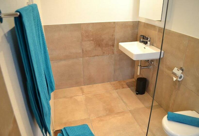 酒店 Guesthouse Meitschi Thun   Contactless Self Check In