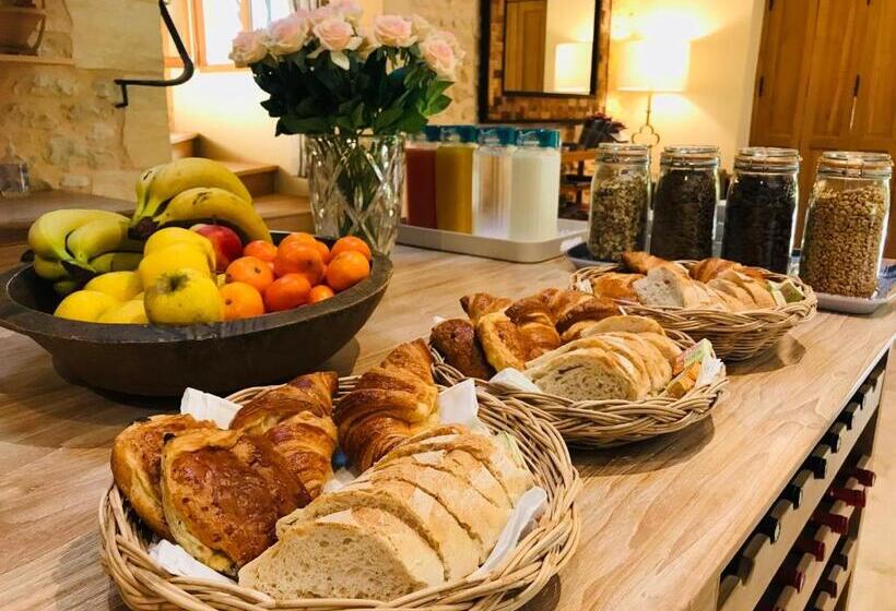 Les Cèdres Du Linard, Chambres D Hôtes B&b Near Lascaux, Montignac, Sarlat La Canéda, Dordogne