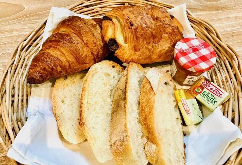 Les Cèdres Du Linard, Chambres D Hôtes B&b Near Lascaux, Montignac, Sarlat La Canéda, Dordogne