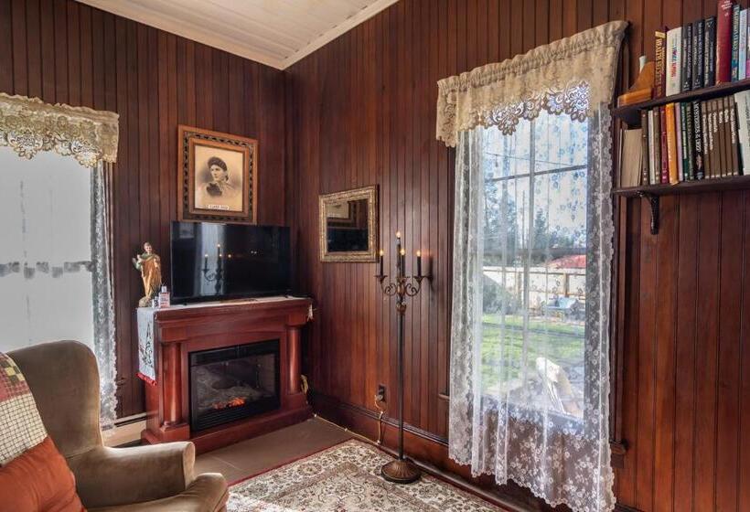 بنسيون Historical John Rast House Circa 1875