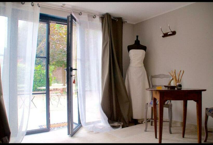 פנסיון La Secrète Chambre De La Tour