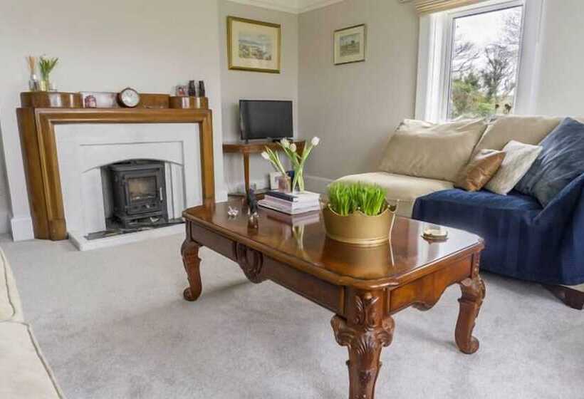 بنسيون Larkhill House