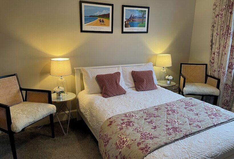 بنسيون Larkhill House