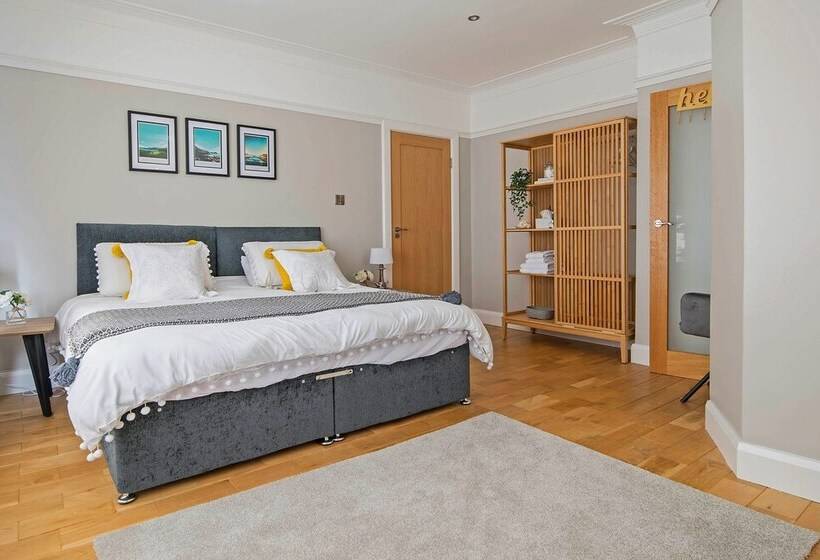 بنسيون Larkhill House