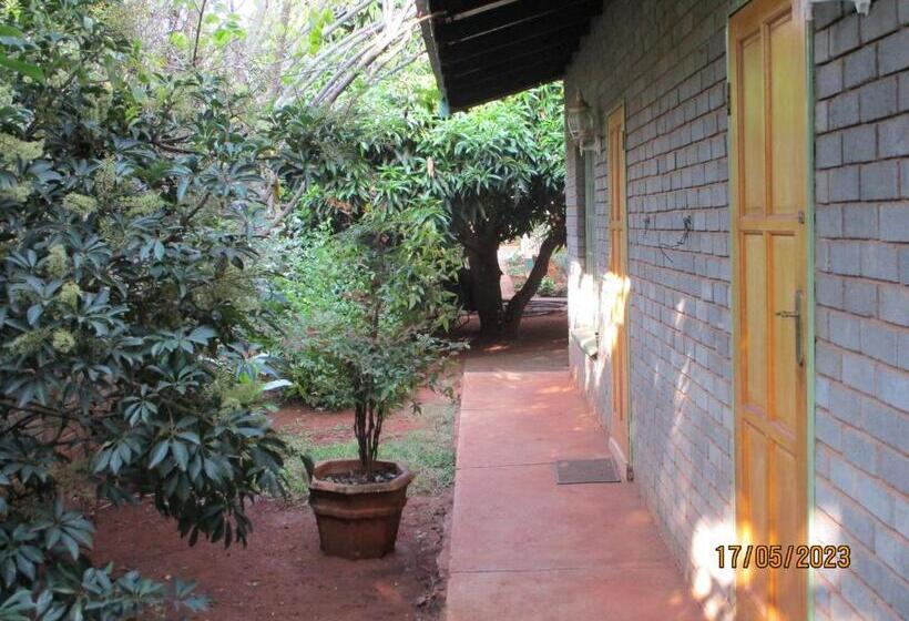 ペンション Lutea Guest House