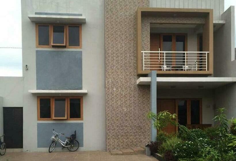 ペンション Pondok Raphael Guesthouse