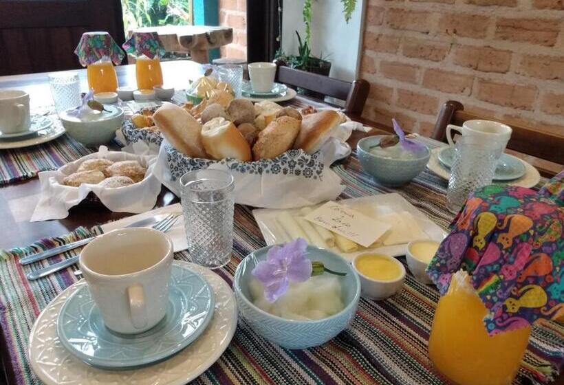 پانسیون Pousada Vila Guyrá