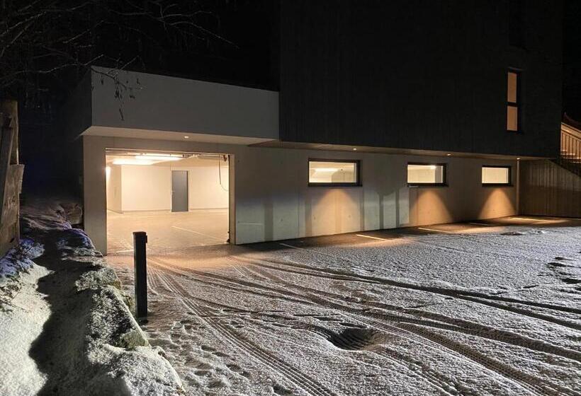 Simple Life Apartments