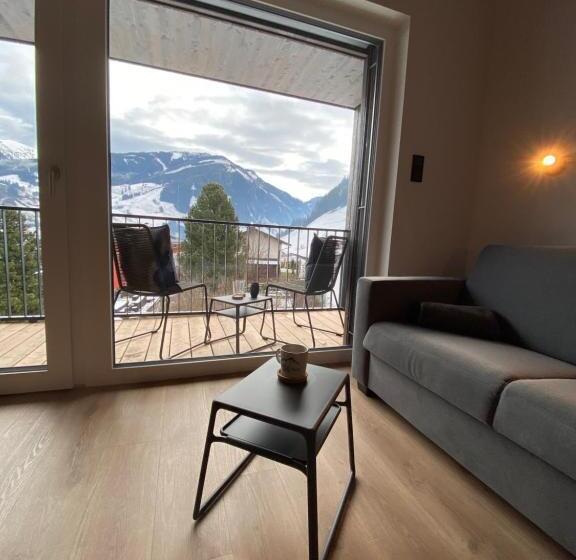 Simple Life Apartments