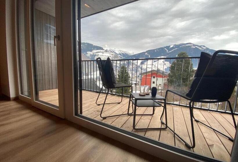 Simple Life Apartments