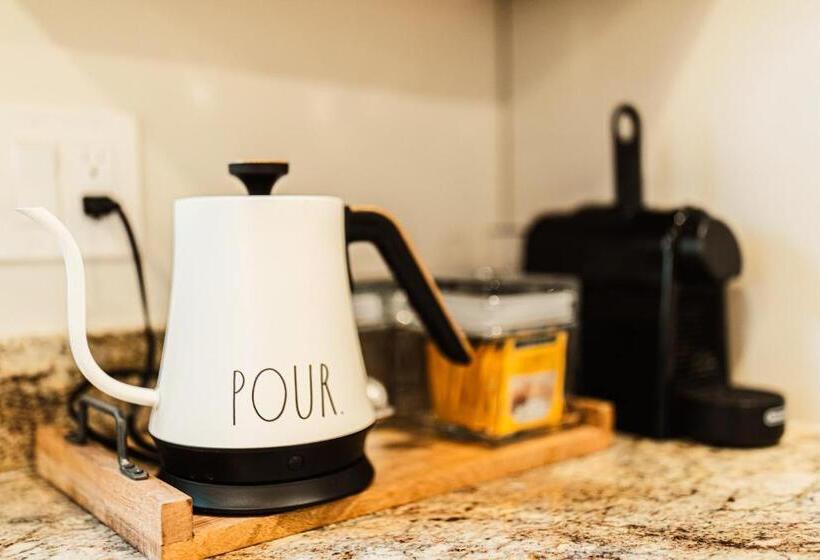 The Inn At Newton Highlands