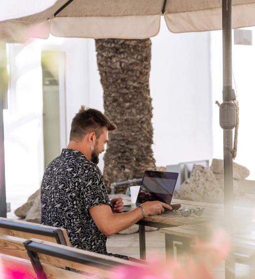 فندق صغير The Tree House Tenerife