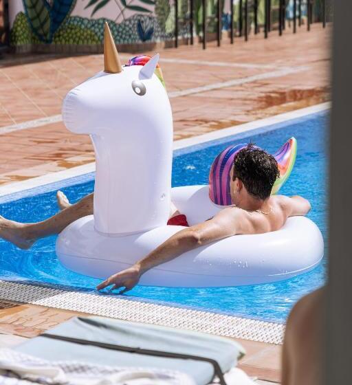 فندق صغير The Tree House Tenerife