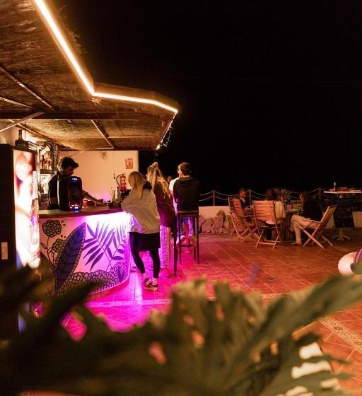 فندق صغير The Tree House Tenerife