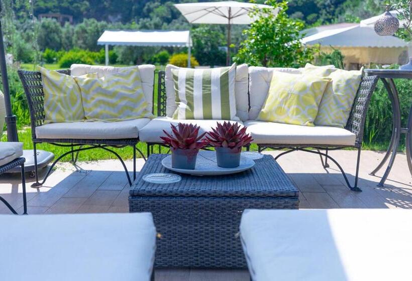 ベッドアンドブレックファースト Cantine Cipri Resort