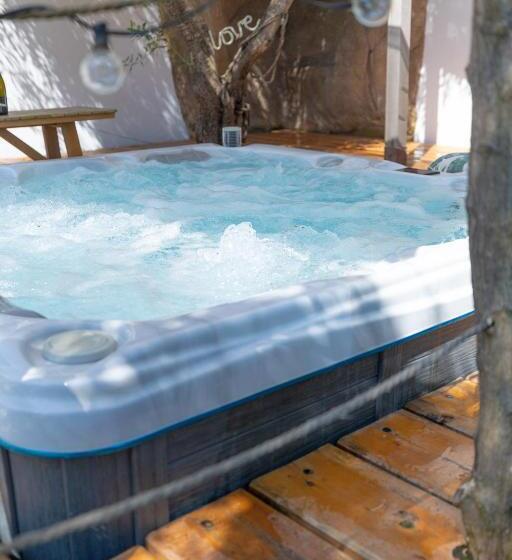 ベッドアンドブレックファースト Cantine Cipri Resort