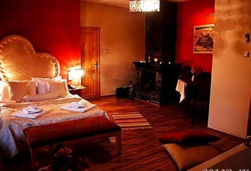 هتل Treetops Park