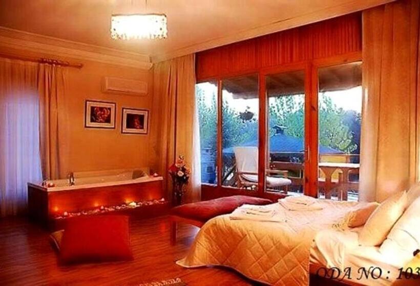 هتل Treetops Park