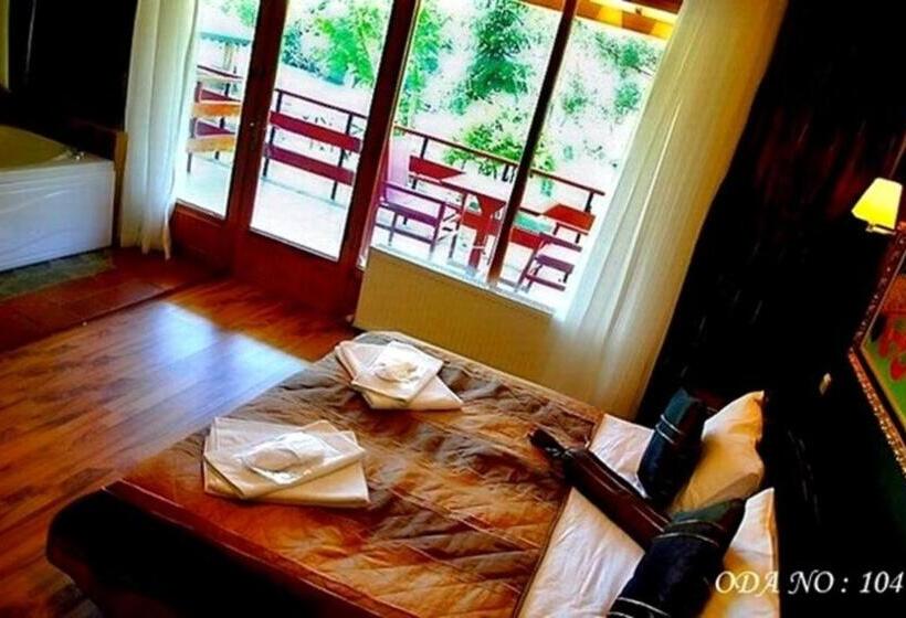 هتل Treetops Park