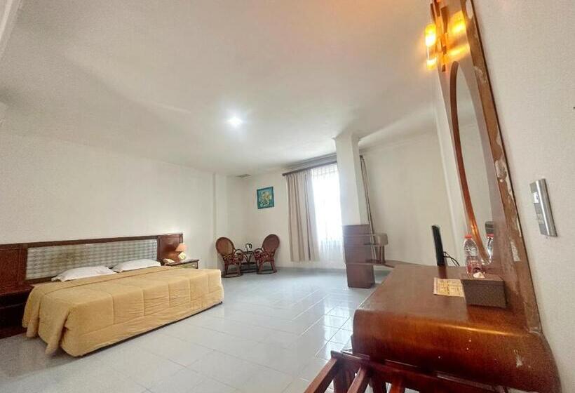 فندق Wisata Indah Sibolga