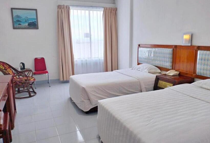 فندق Wisata Indah Sibolga