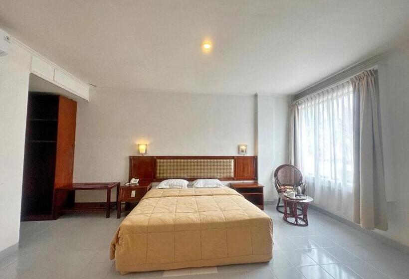 فندق Wisata Indah Sibolga