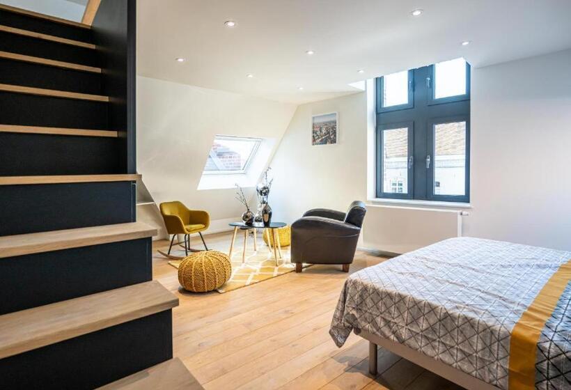 Les Camuches De La Banque