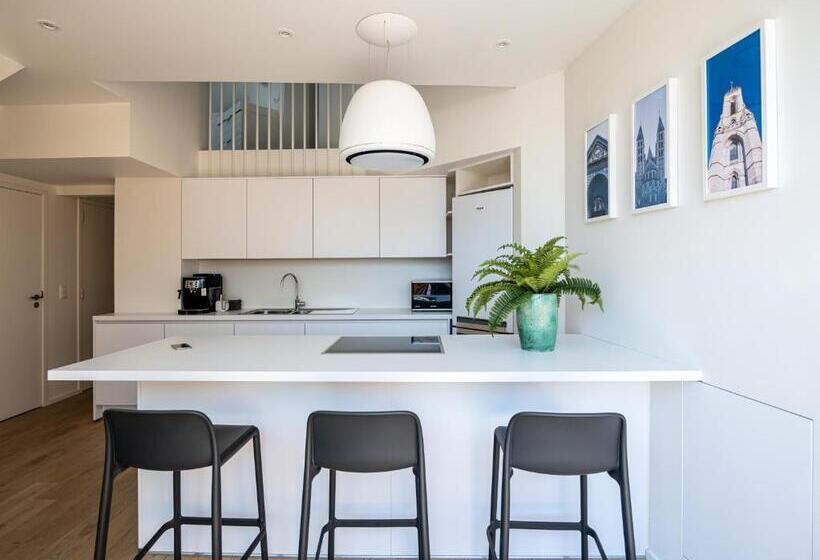 Les Camuches De La Banque