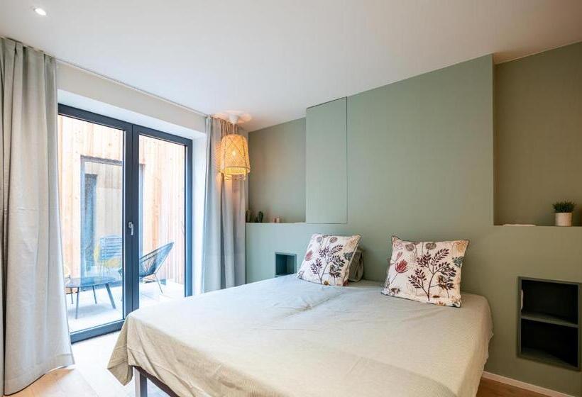 Les Camuches De La Banque