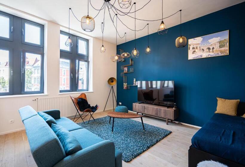 Les Camuches De La Banque