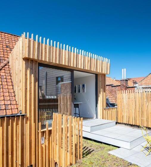 Les Camuches De La Banque