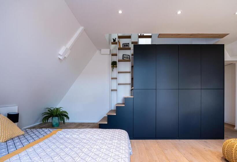 Les Camuches De La Banque