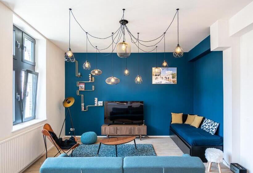 Les Camuches De La Banque