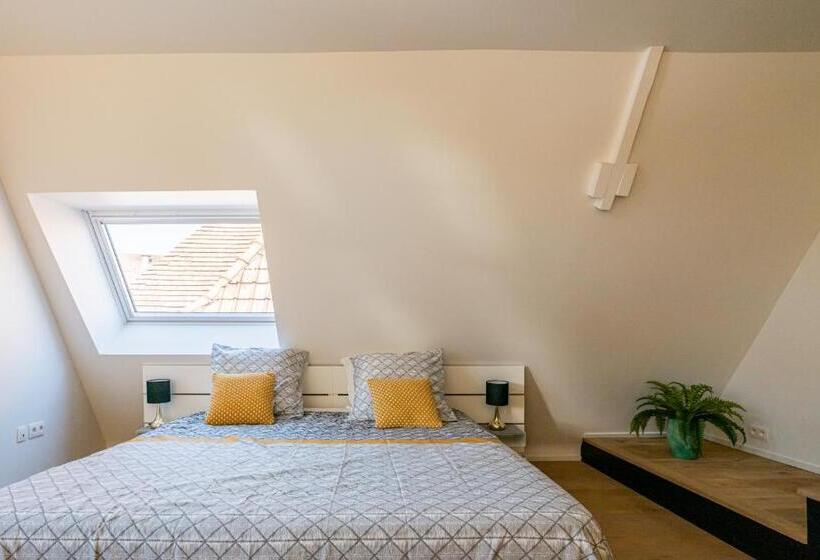 Les Camuches De La Banque