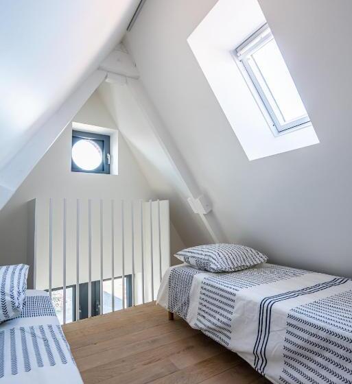 Les Camuches De La Banque