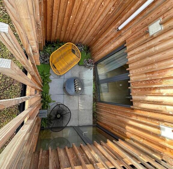 Les Camuches De La Banque