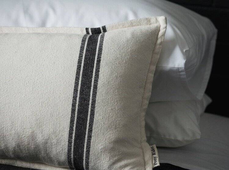 מוטל Cedar Lodge