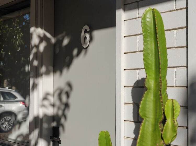 מוטל Cedar Lodge