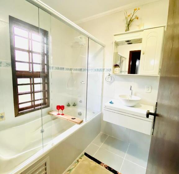 펜션 Aconchego Na Montanha Com Banheira De Imersão E 5 Suítes 7,5km Do Centro águas De Lindóia