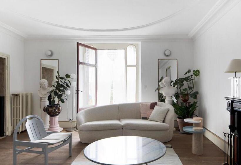 פנסיון Au Petit Thouars