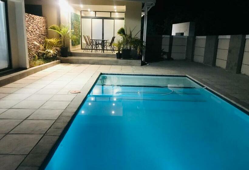 膳宿费 Impongo Royal Lodge