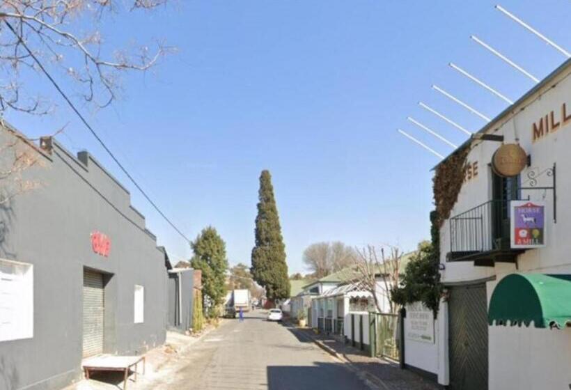 بنسيون Nooitgedacht Town Lodge