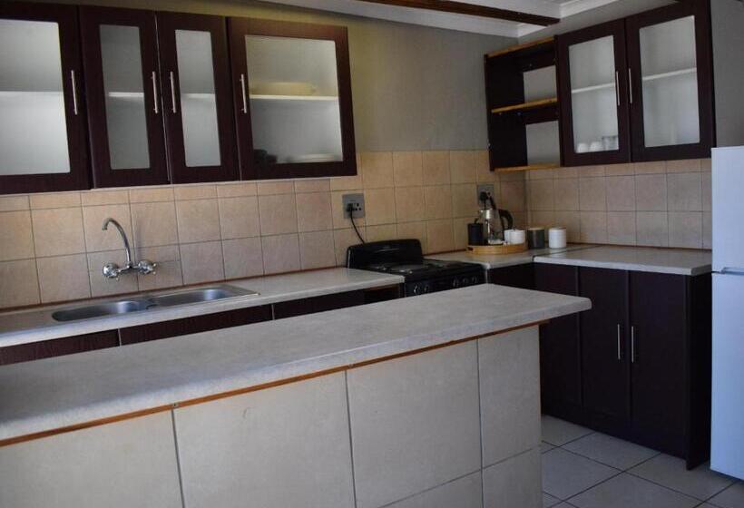 بنسيون Nooitgedacht Town Lodge