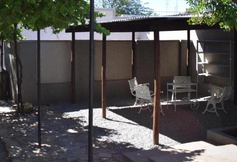 بنسيون Nooitgedacht Town Lodge