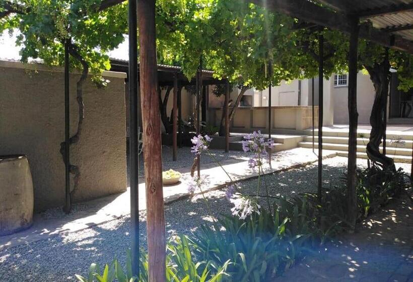 بنسيون Nooitgedacht Town Lodge