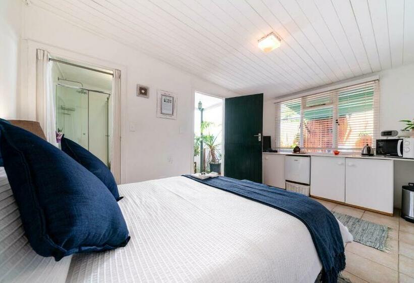 بنسيون O So Kozi