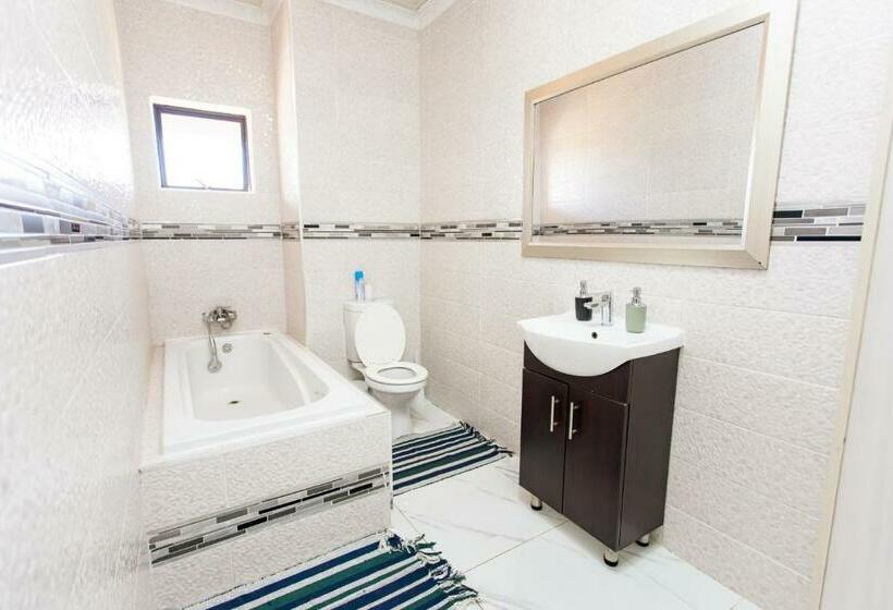 膳宿费 The Hide On Kilburn